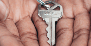 Navigating the Seller's Market: Tips for Selling Your Home Quickly